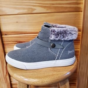 Blowfish Gray Faux Fur Zip Ankle Sneakers/Shoes/Booties. Size 9
